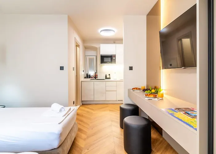 Appartement Centre In Stone House Split