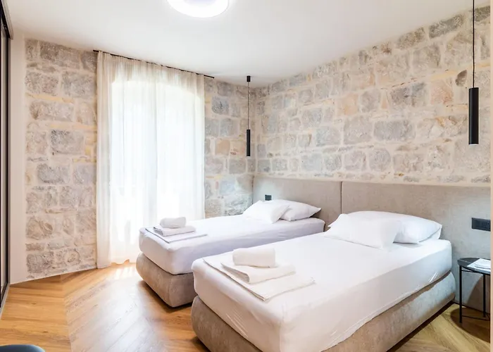 Centre In Stone House 아파트 *